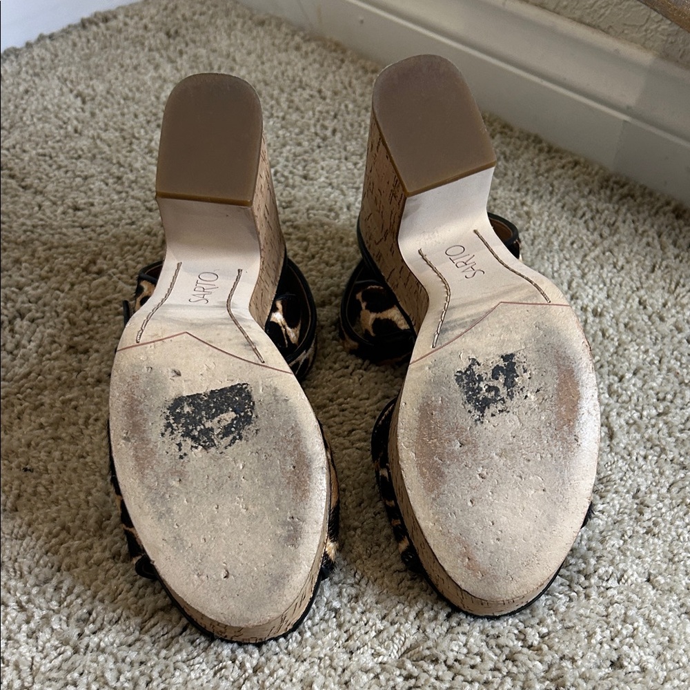 Franco Sarto Leopard Print Platform Heels - Picture 4 of 4